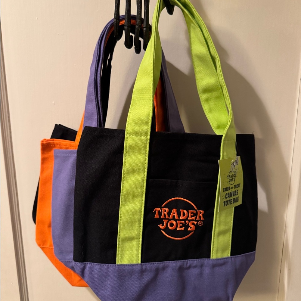 Set of 4 Trader Joe’s Trick-or-Treat Mini Canvas Totes NWT 2025